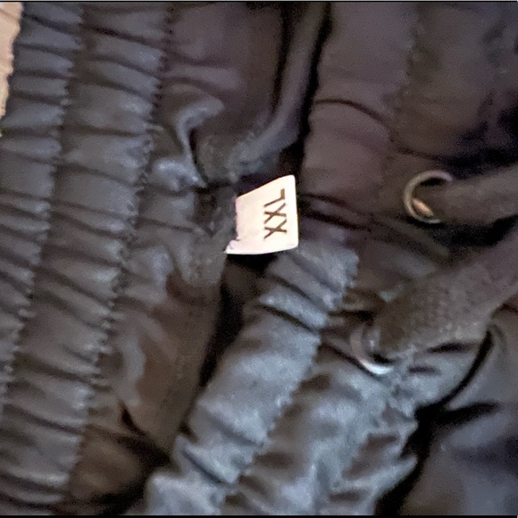 BLACK SHEIN COMFORTABLE SHORTS WITH DESIGN - Picture 3 of 3